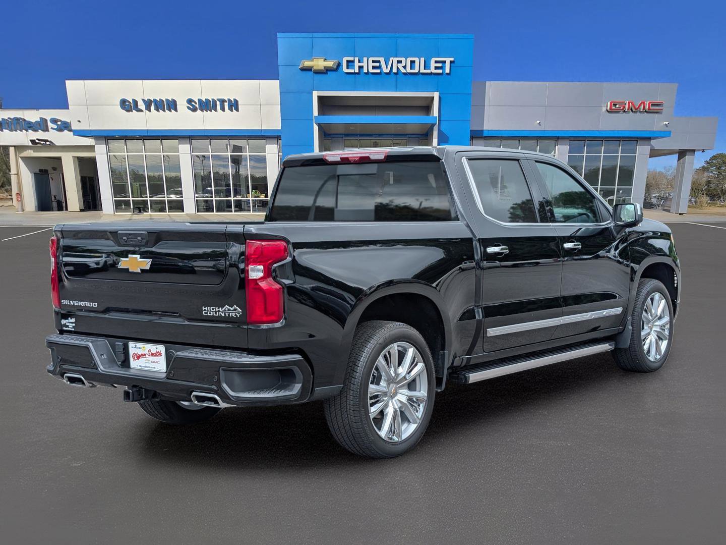 Used 2025 Chevrolet Silverado 1500 High Country w/ High Country Premium Package image 9