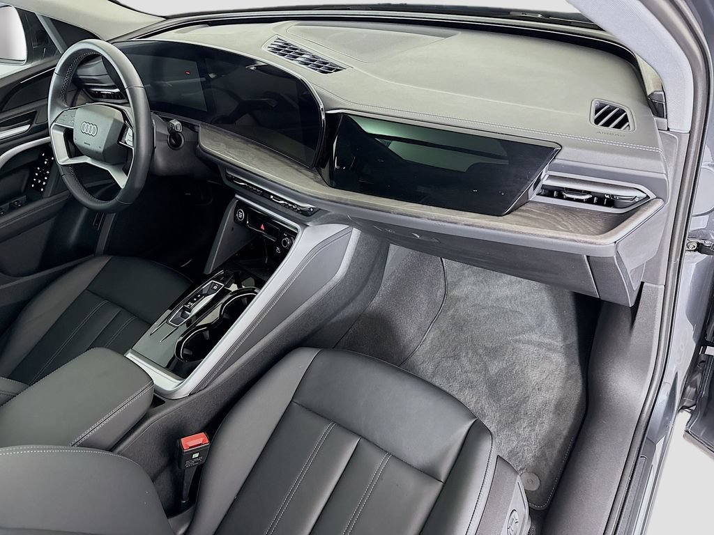 Certified 2025 Audi Q5 Premium w/ Convenience Package AWD/4WD image 18