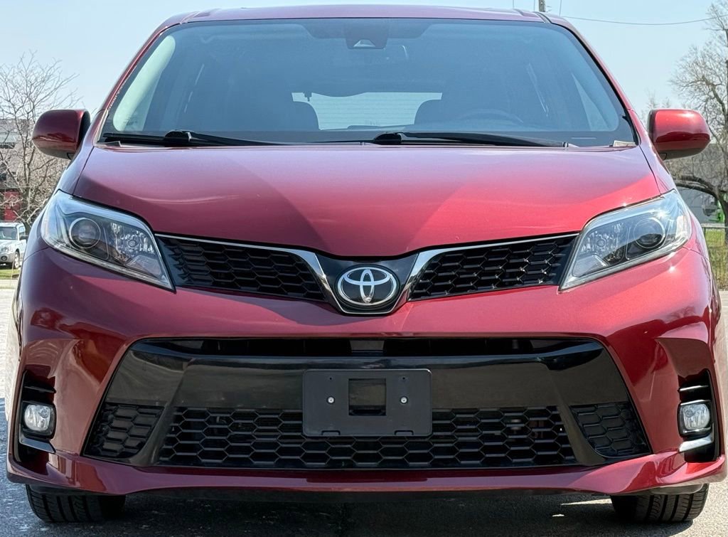 Used 2019 Toyota Sienna SE w/ SE Preferred Package FWD image 8