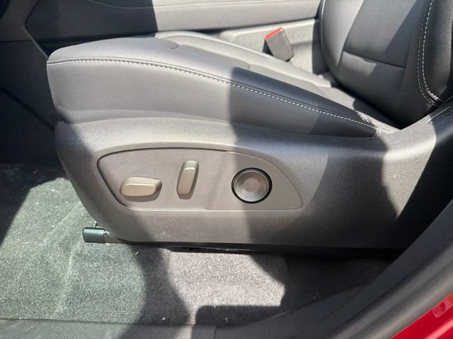 New 2027 Chevrolet Traverse LT w/ Driver Confidence Package FWD image 15