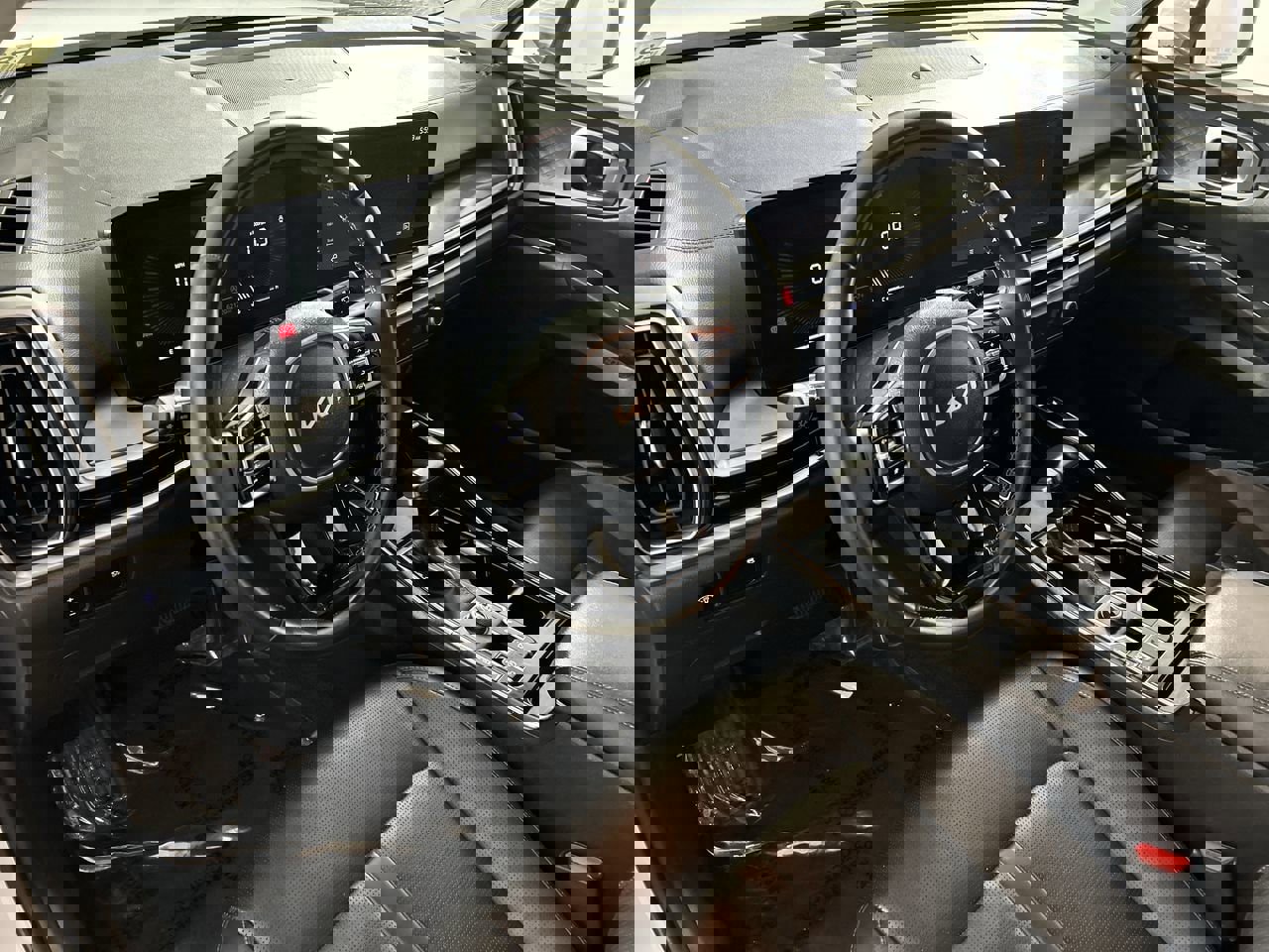 Used 2024 Kia Sorento S image 11