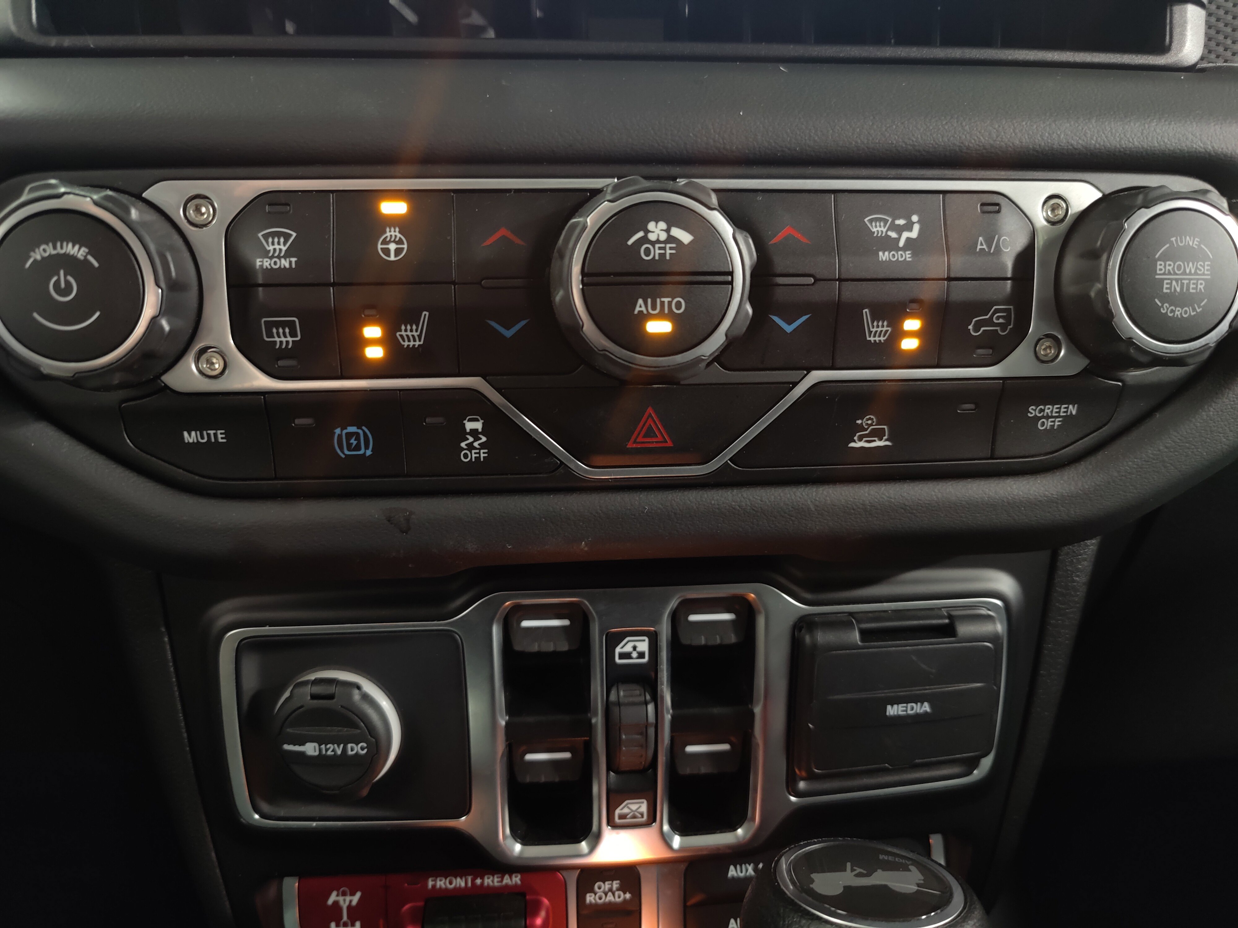 Used 2025 Jeep Wrangler Unlimited Rubicon 4xe w/ Convenience Group image 6