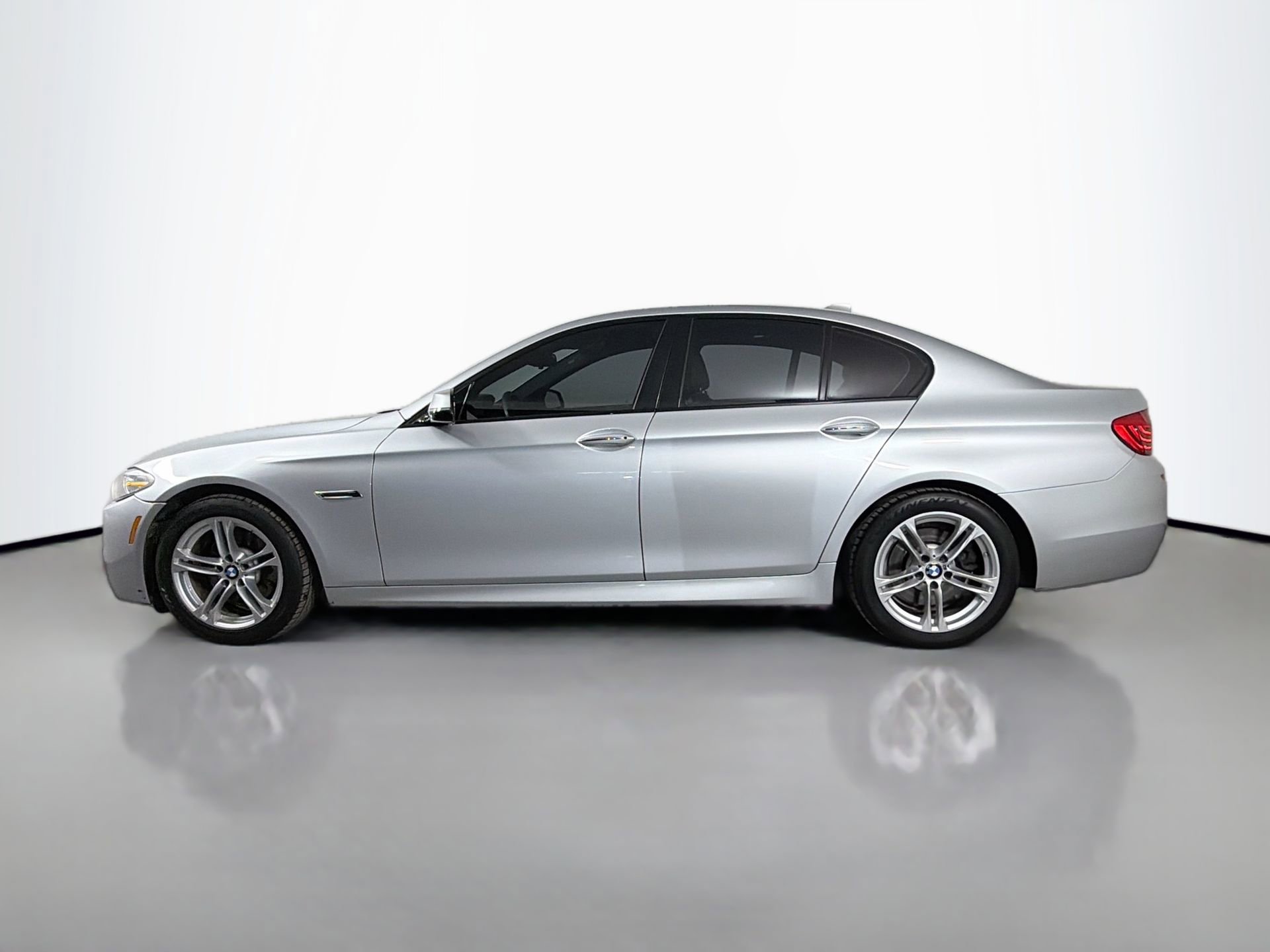 Used 2016 BMW 528i Sedan image 9