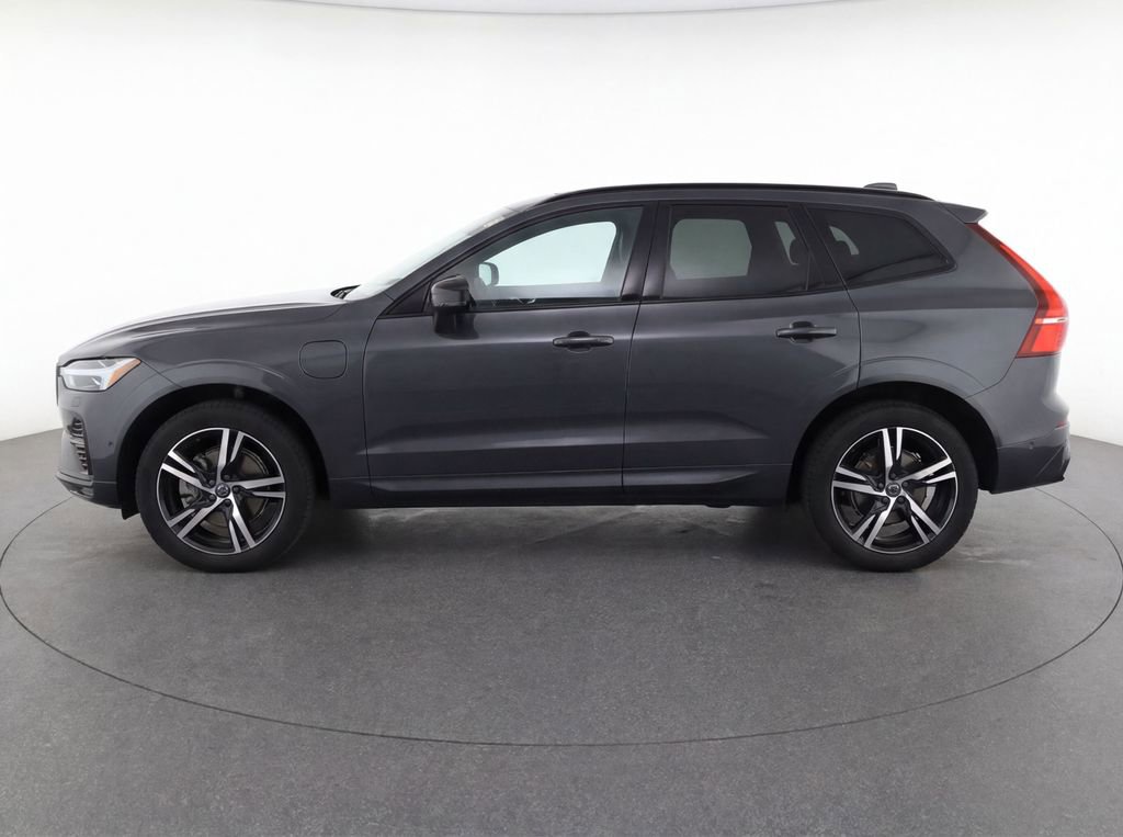 Used 2022 Volvo XC60 B5 R-Design AWD/4WD image 6