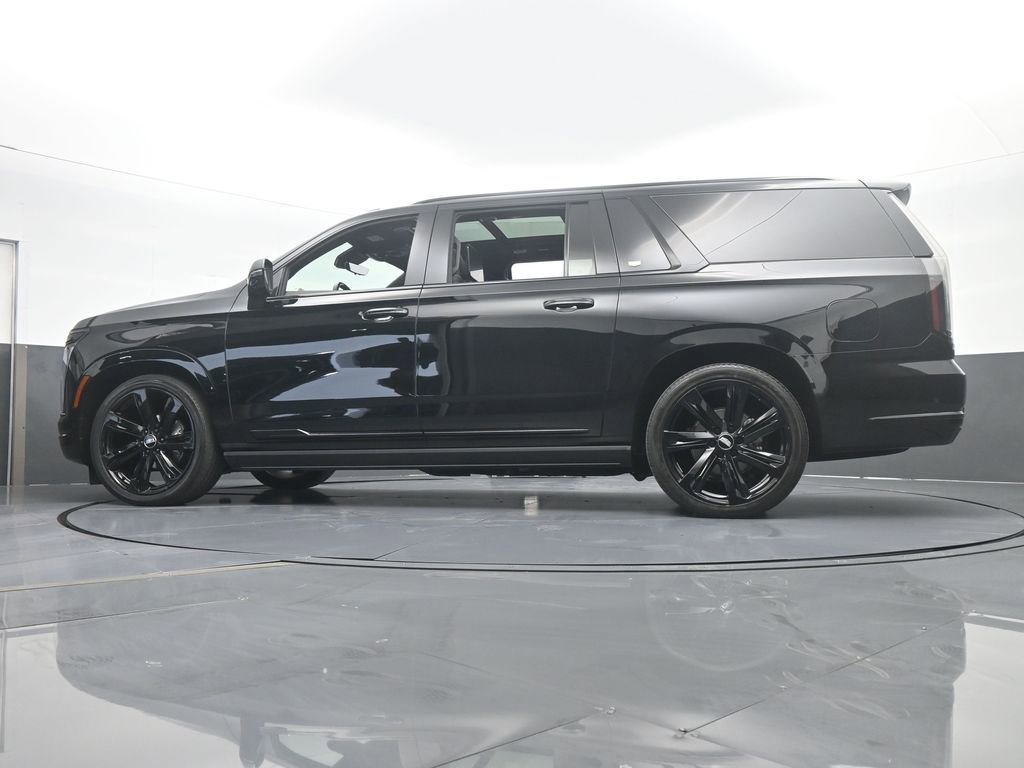 Used 2025 Cadillac Escalade ESV Sport w/ Touring Package image 70