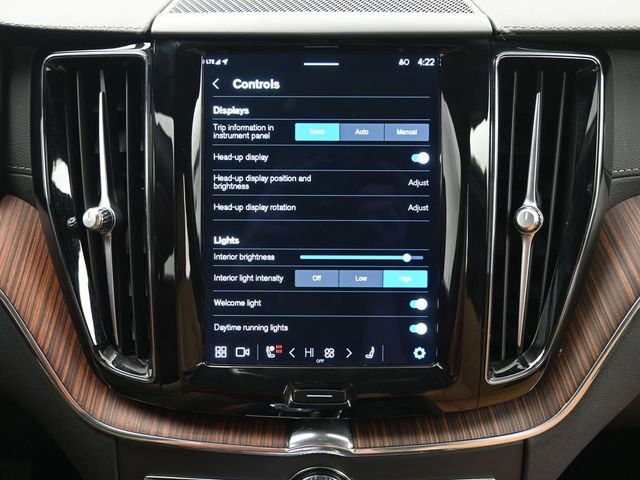 Used 2023 Volvo XC60 B6 Ultimate w/ Climate Package image 19