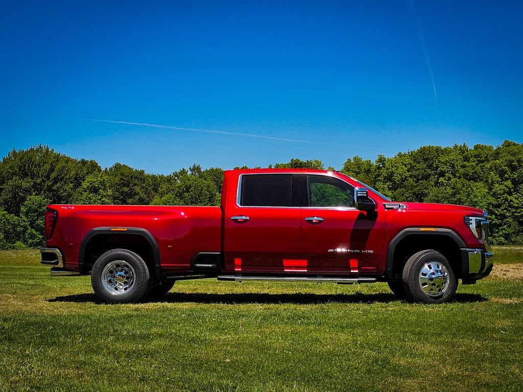New 2026 GMC Sierra 3500 SLT w/ SLT Premium Package AWD/4WD image 2