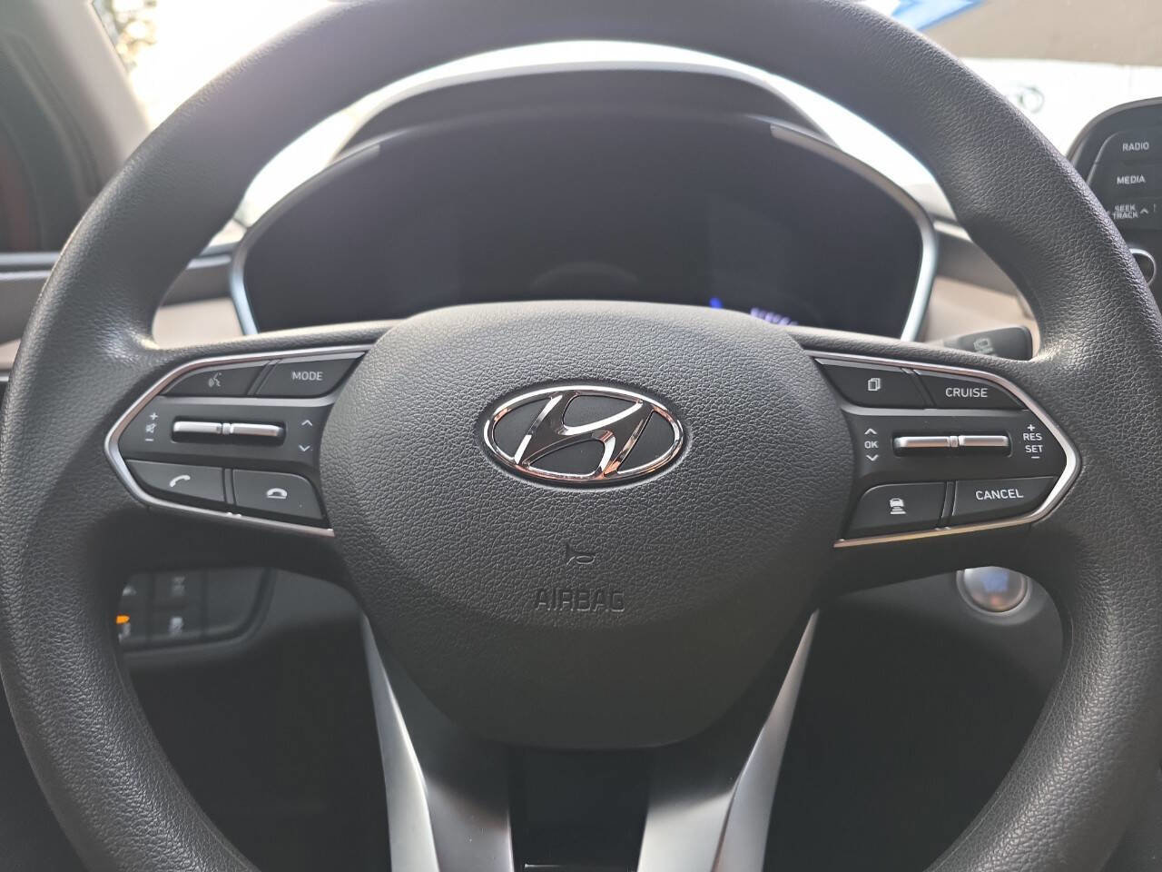 Used 2020 Hyundai Santa Fe SEL w/ Cargo Package AWD/4WD image 16