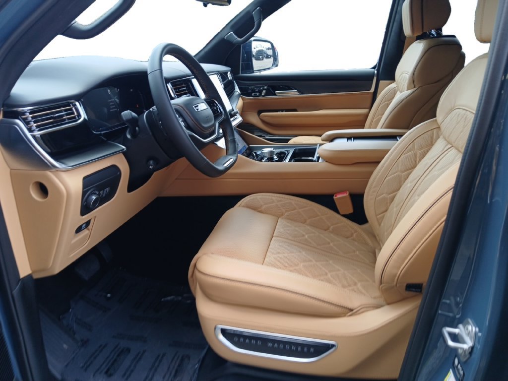 New 2026 Jeep Grand Wagoneer L Summit AWD/4WD image 19
