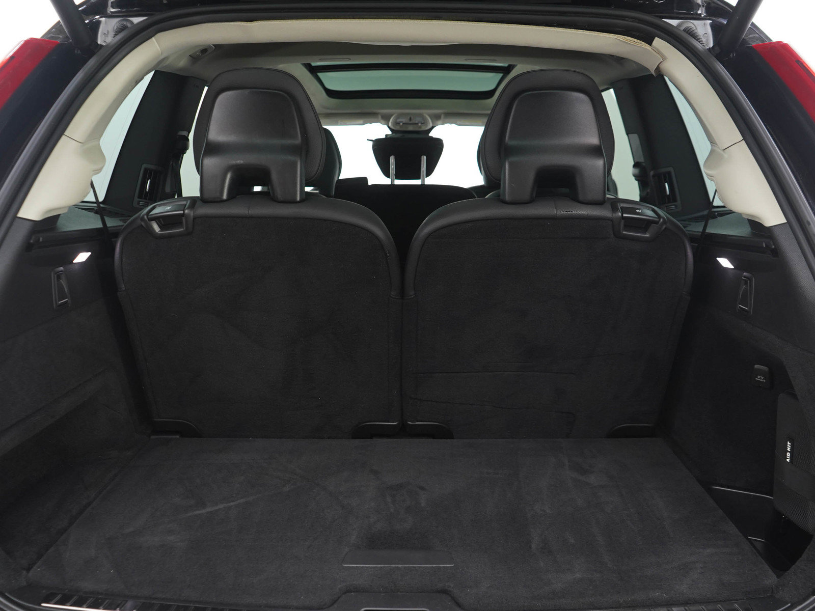 Used 2023 Volvo XC90 B6 Plus w/ Protection Package Premier AWD/4WD image 9