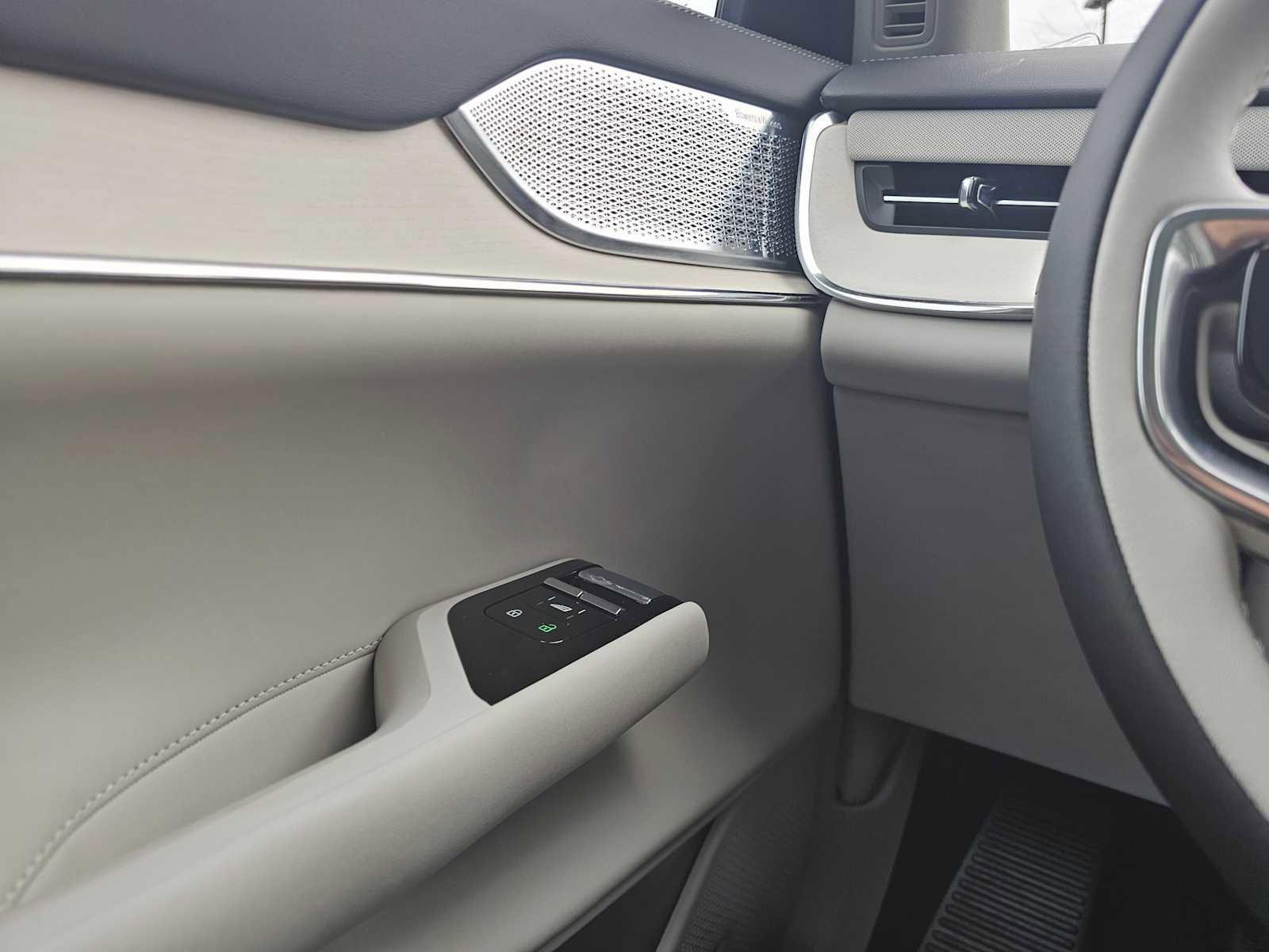 New 2026 Volvo EX90 Ultra image 29