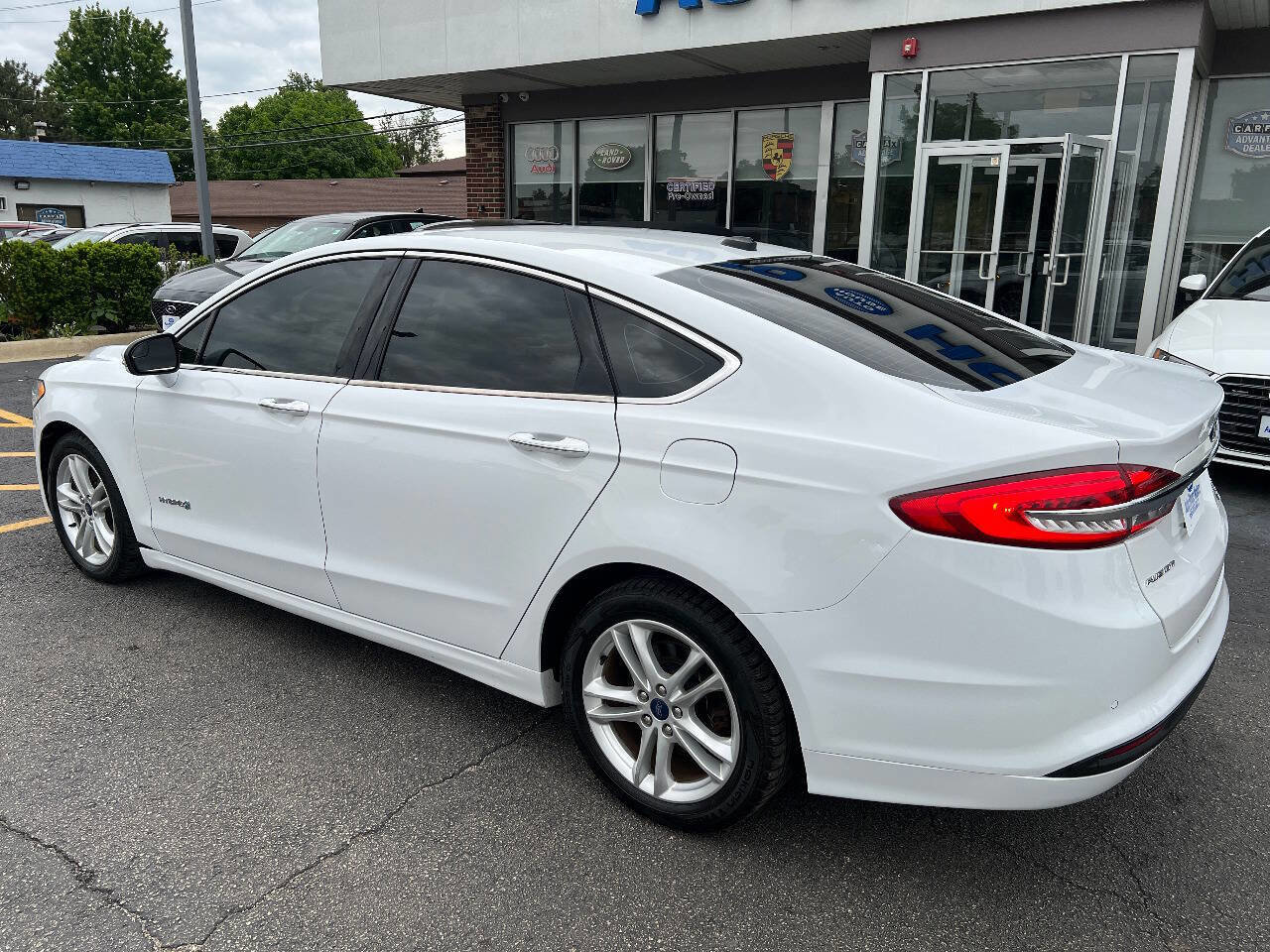 Used 2018 Ford Fusion SE w/ Equipment Group 602A FWD image 12