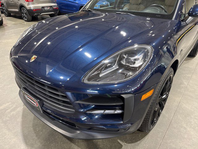Used 2021 Porsche Macan w/ Premium Package image 31