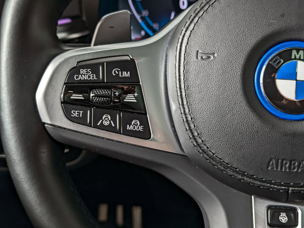 Certified 2023 BMW 530e xDrive w/ Premium Package image 33