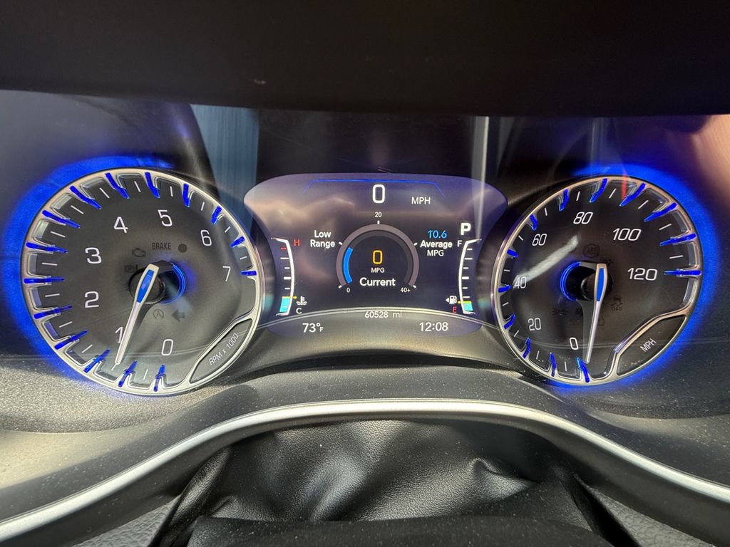 Used 2022 Chrysler Pacifica Touring-L FWD image 13