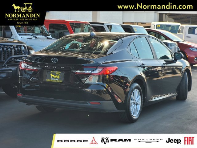Used 2025 Toyota Camry LE FWD image 3
