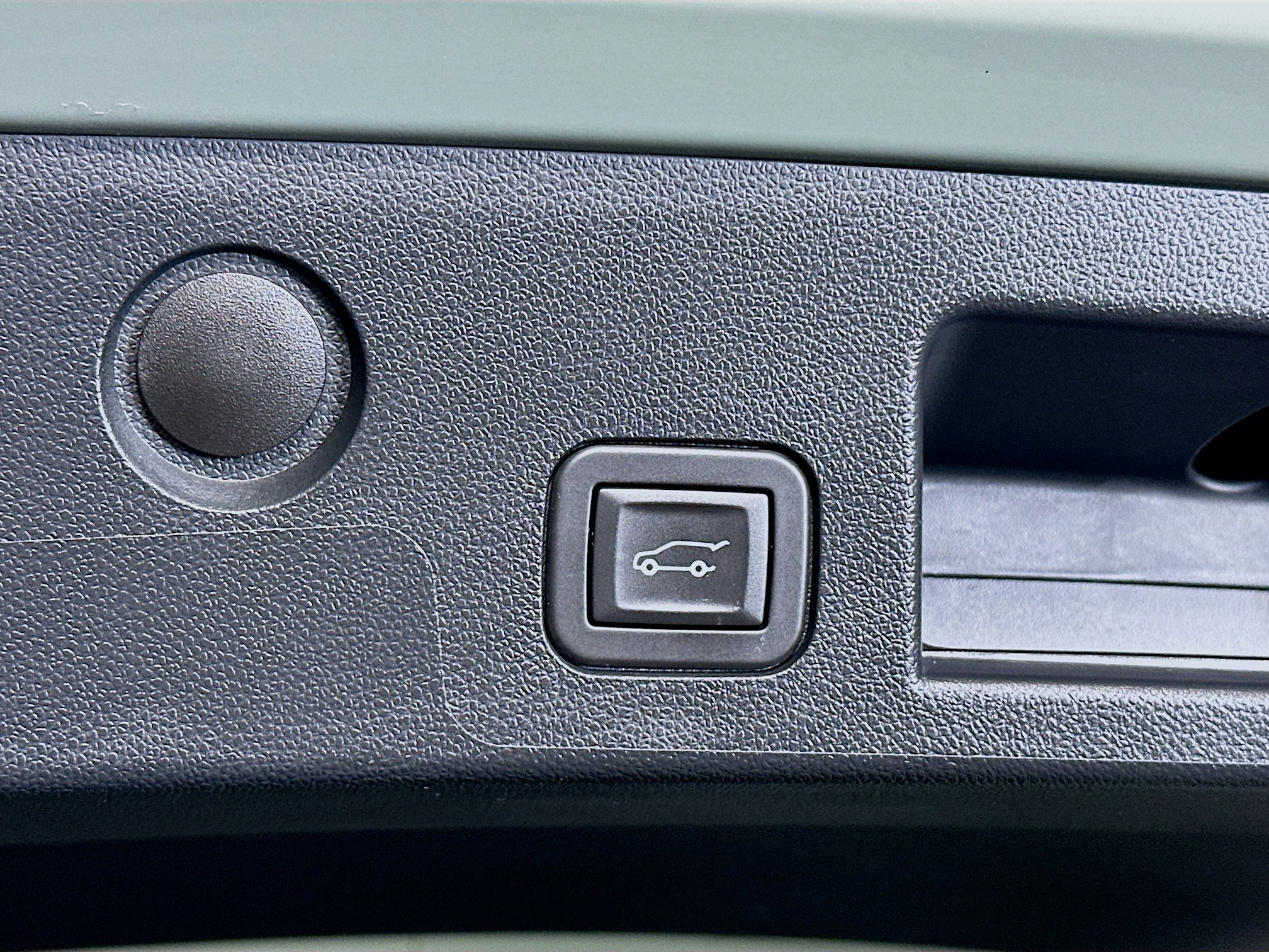 Used 2025 Chevrolet Equinox ACTIV w/ Safety and Technology Package FWD image 31