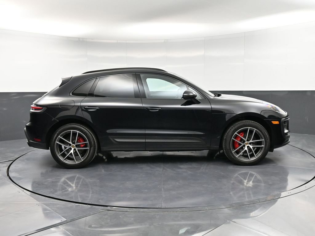 Certified 2023 Porsche Macan S image 9