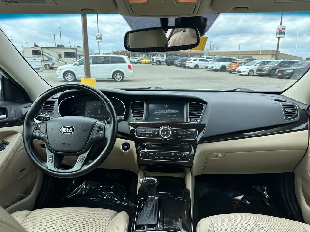 Used 2014 Kia Cadenza Premium w/ Luxury Package FWD image 13