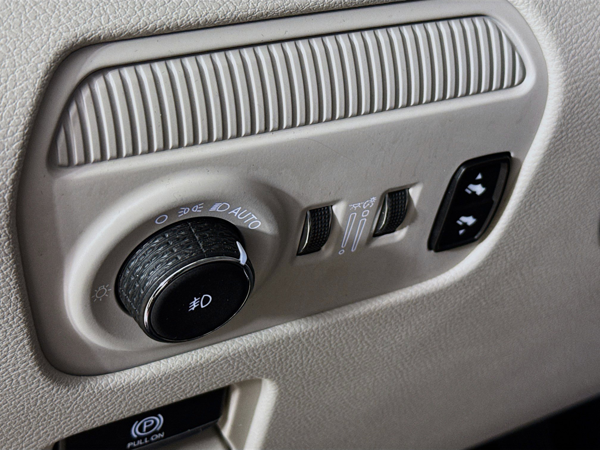 Used 2024 Jeep Wagoneer L Series II w/ Flexible Seating Group image 9