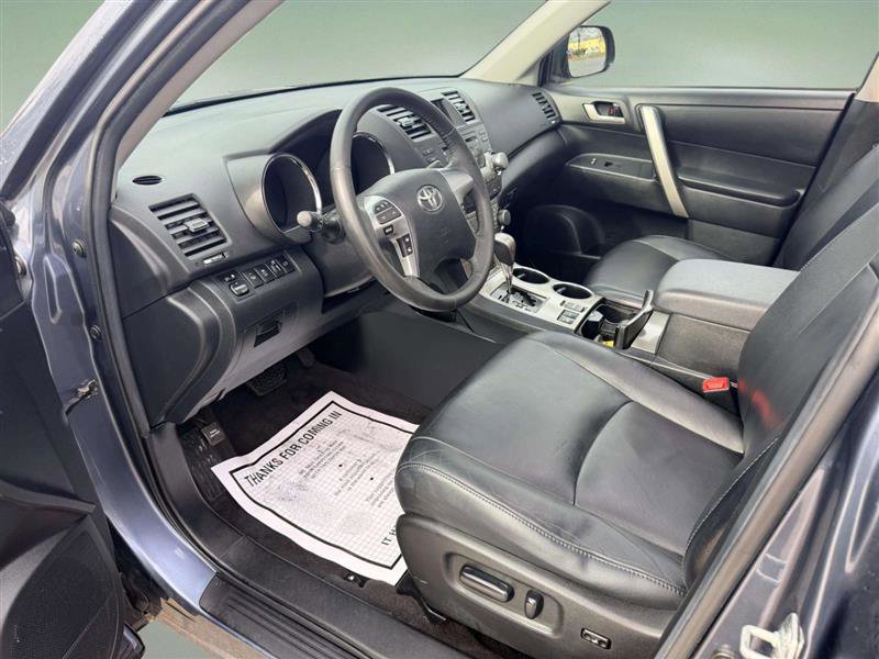 Used 2012 Toyota Highlander SE w/ Tow Pkg AWD/4WD image 28
