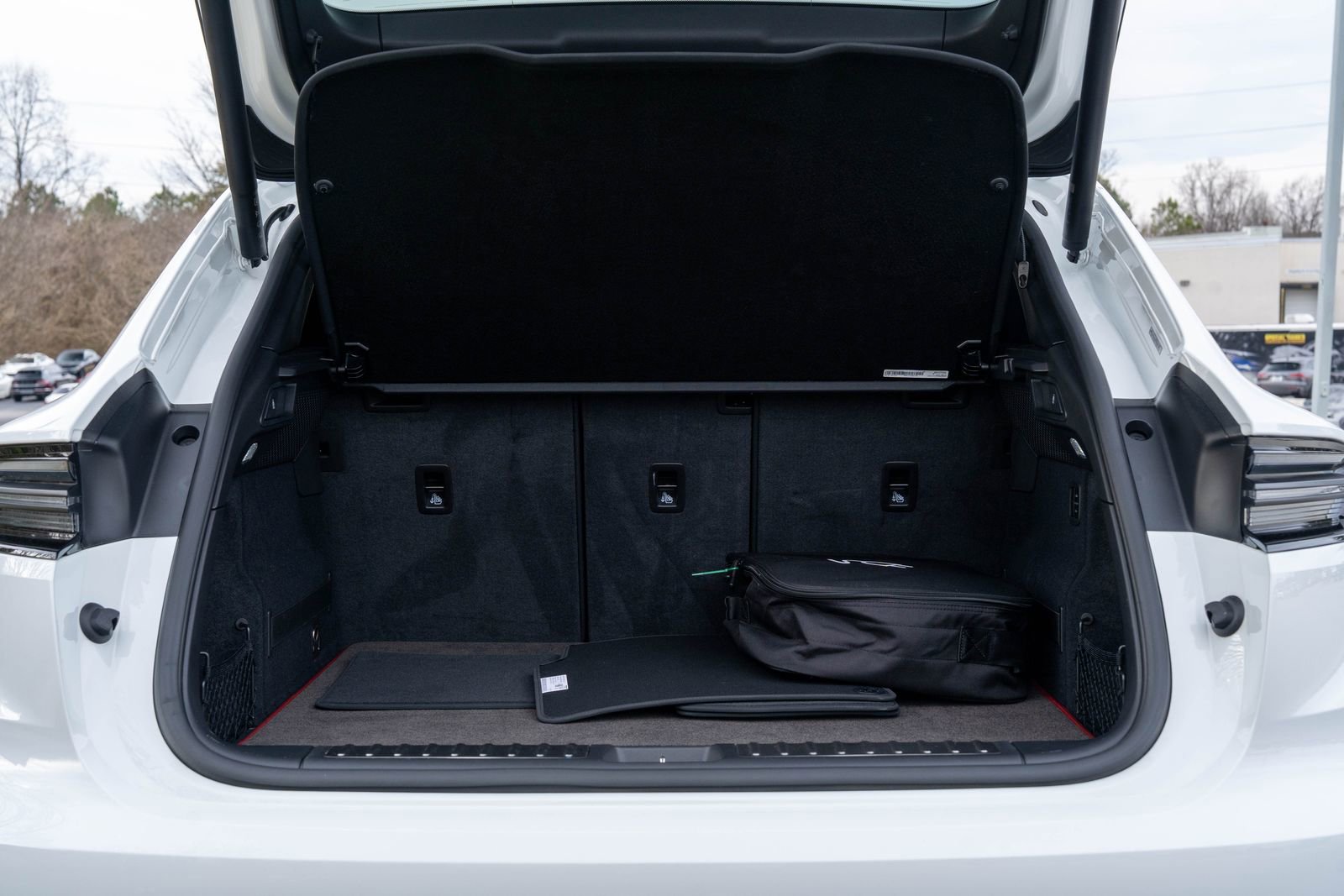 Certified 2025 Porsche Macan 4S Electric image 16