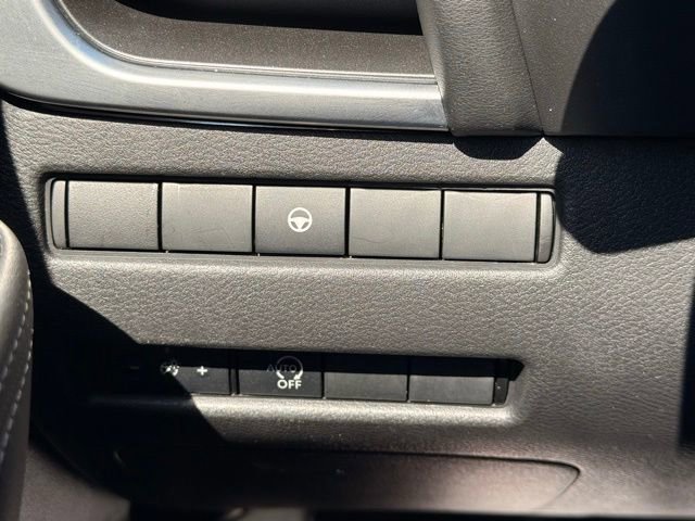 Certified 2023 Nissan Rogue SV image 31