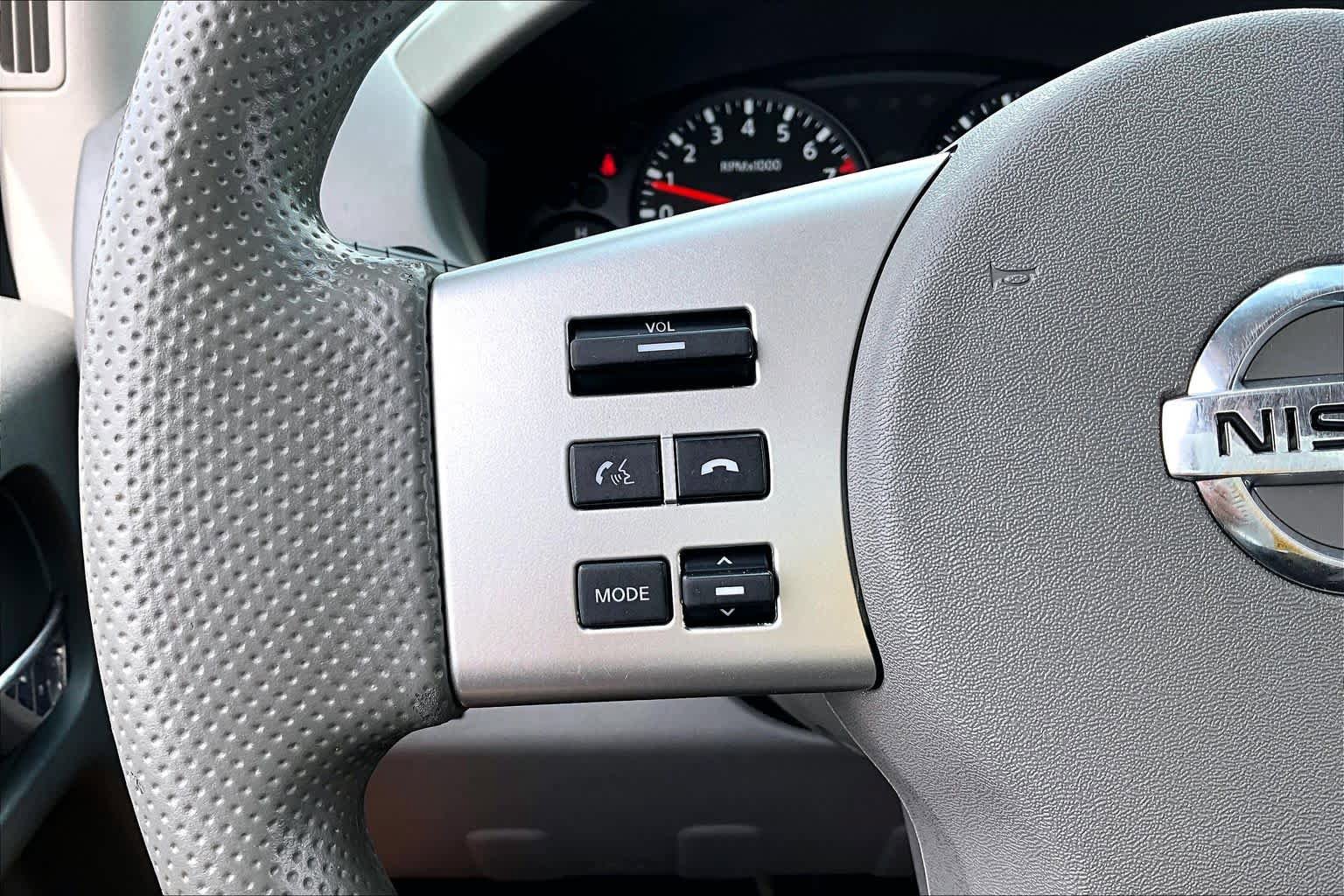 Used 2020 Nissan Frontier SV w/ Midnight Edition Floor Mats AWD/4WD image 23