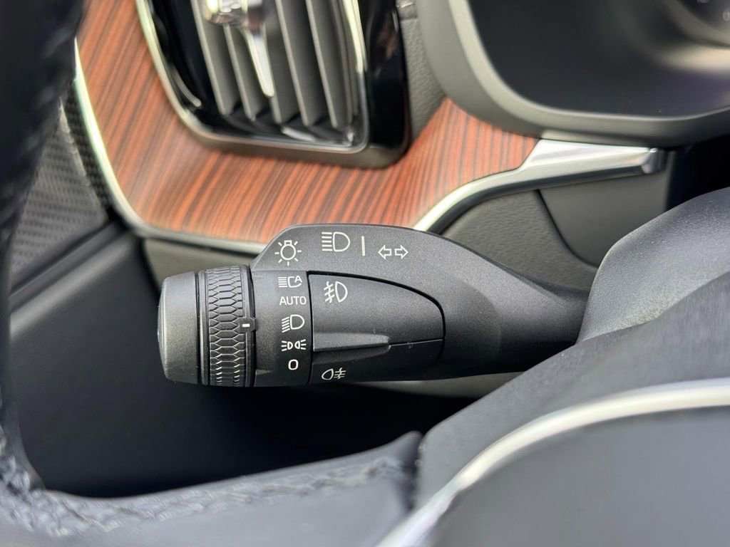 Certified 2023 Volvo XC60 T8 Ultimate image 20