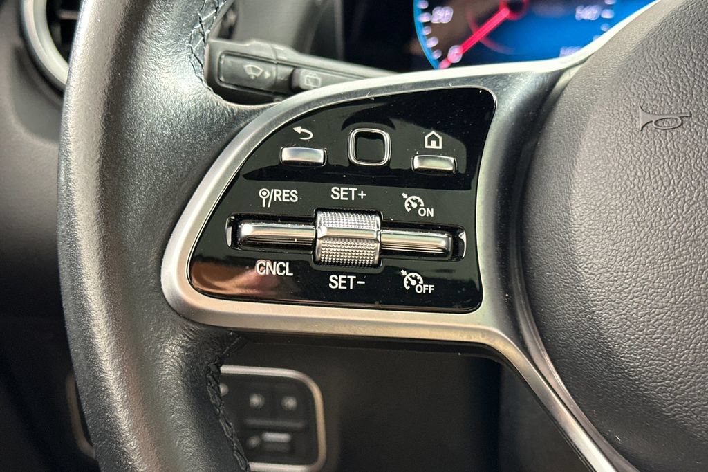 Certified 2022 Mercedes-Benz GLB 250 4MATIC image 31