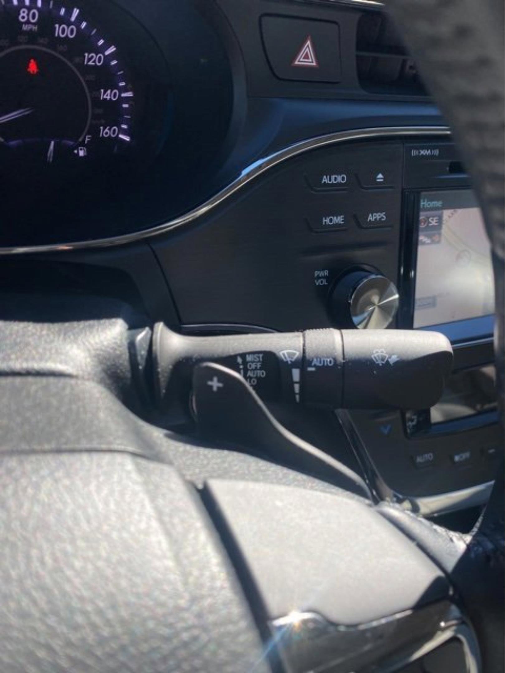 Used 2017 Toyota Avalon Limited image 23