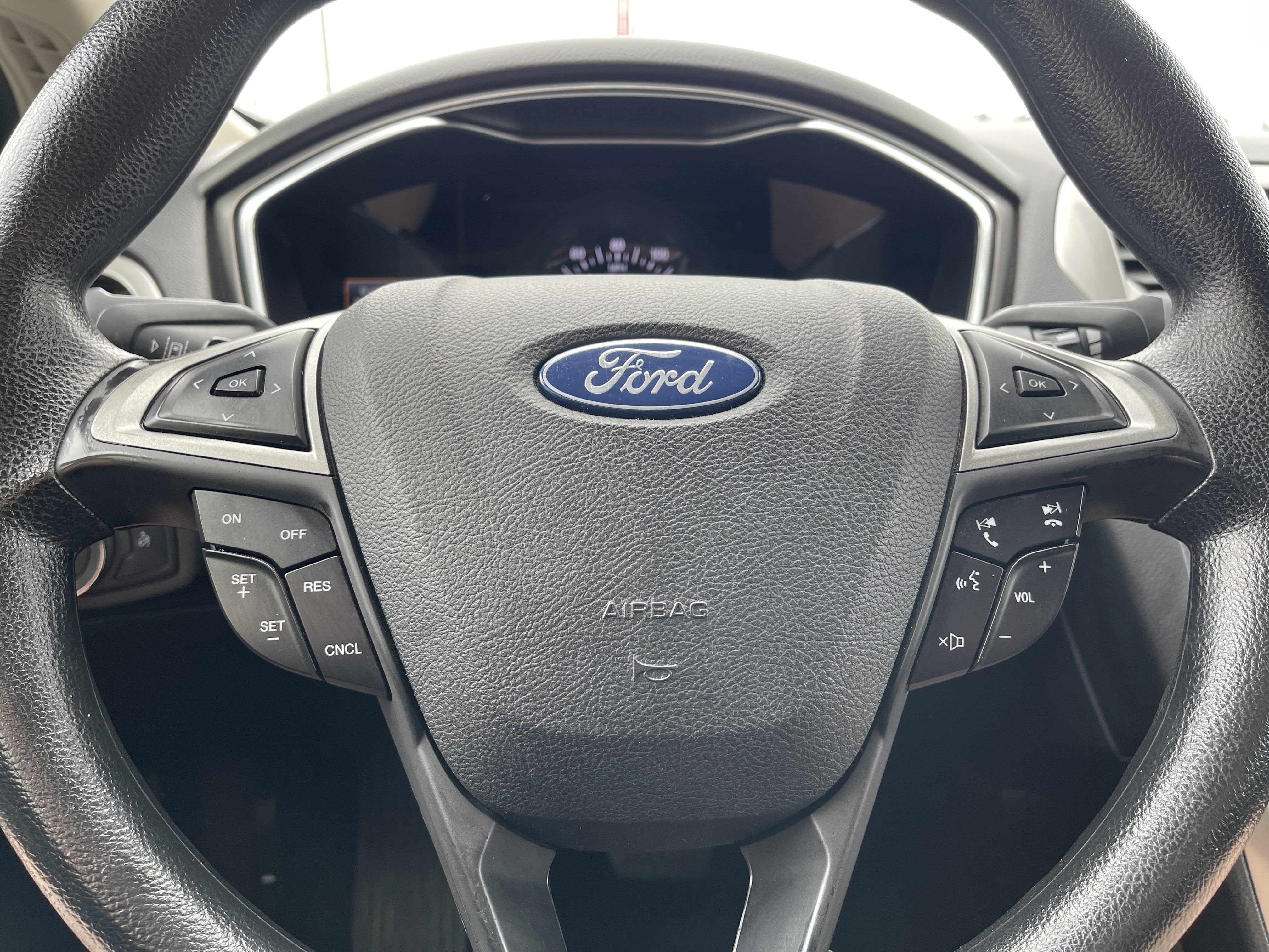 Used 2019 Ford Fusion SE FWD image 15