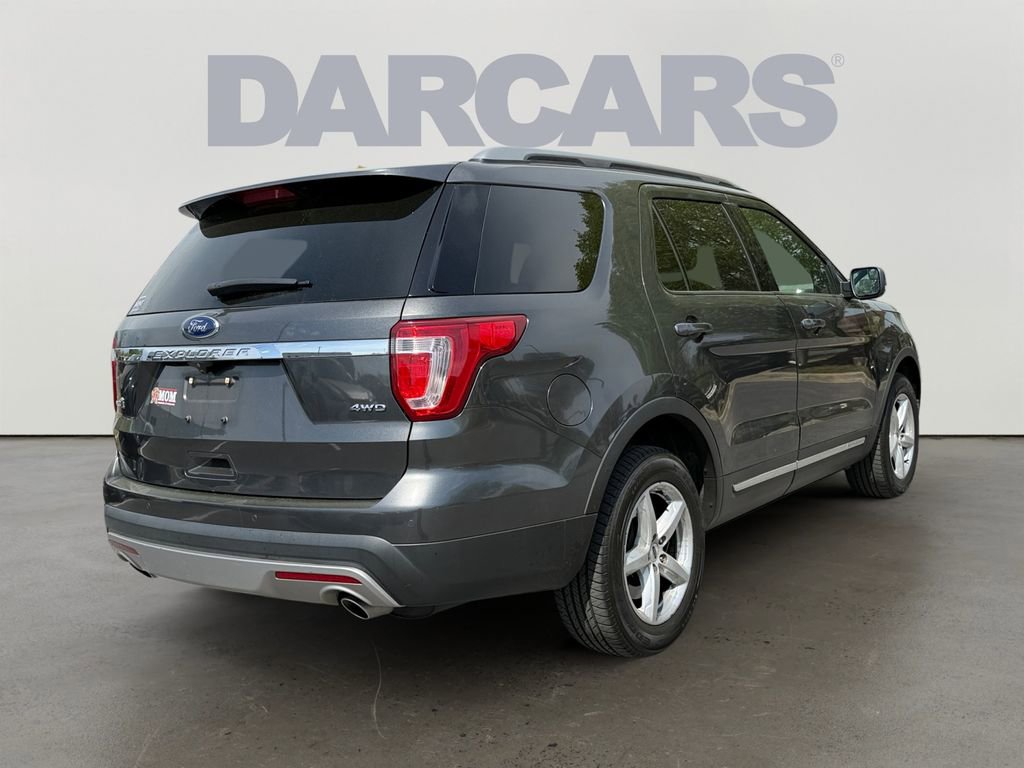 Used 2017 Ford Explorer XLT AWD/4WD image 4