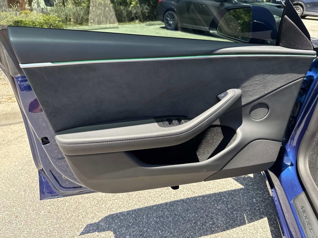 Used 2025 Tesla Model 3 Long Range AWD/4WD image 22