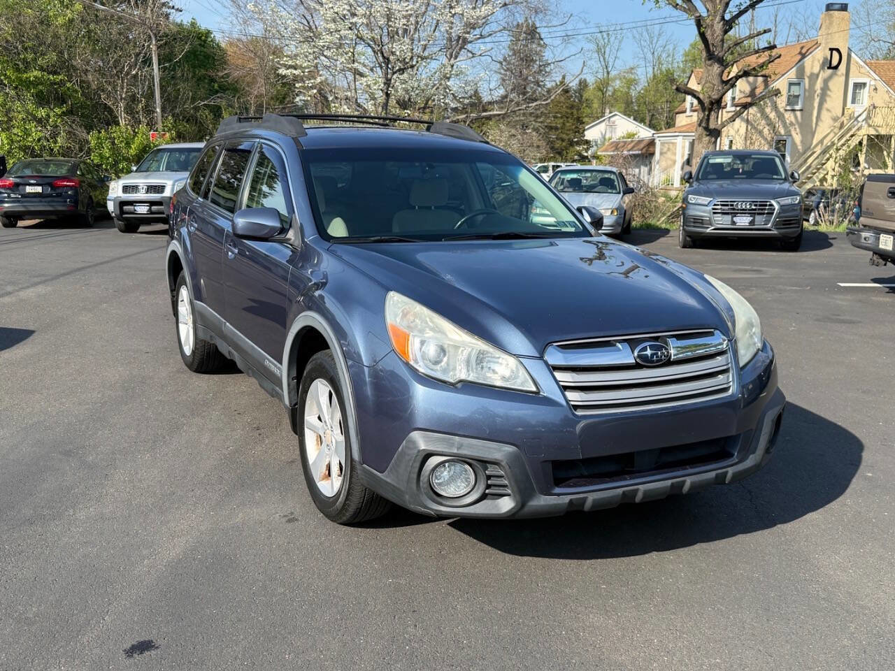 Used 2013 Subaru Outback 2.5i Premium AWD/4WD image 2