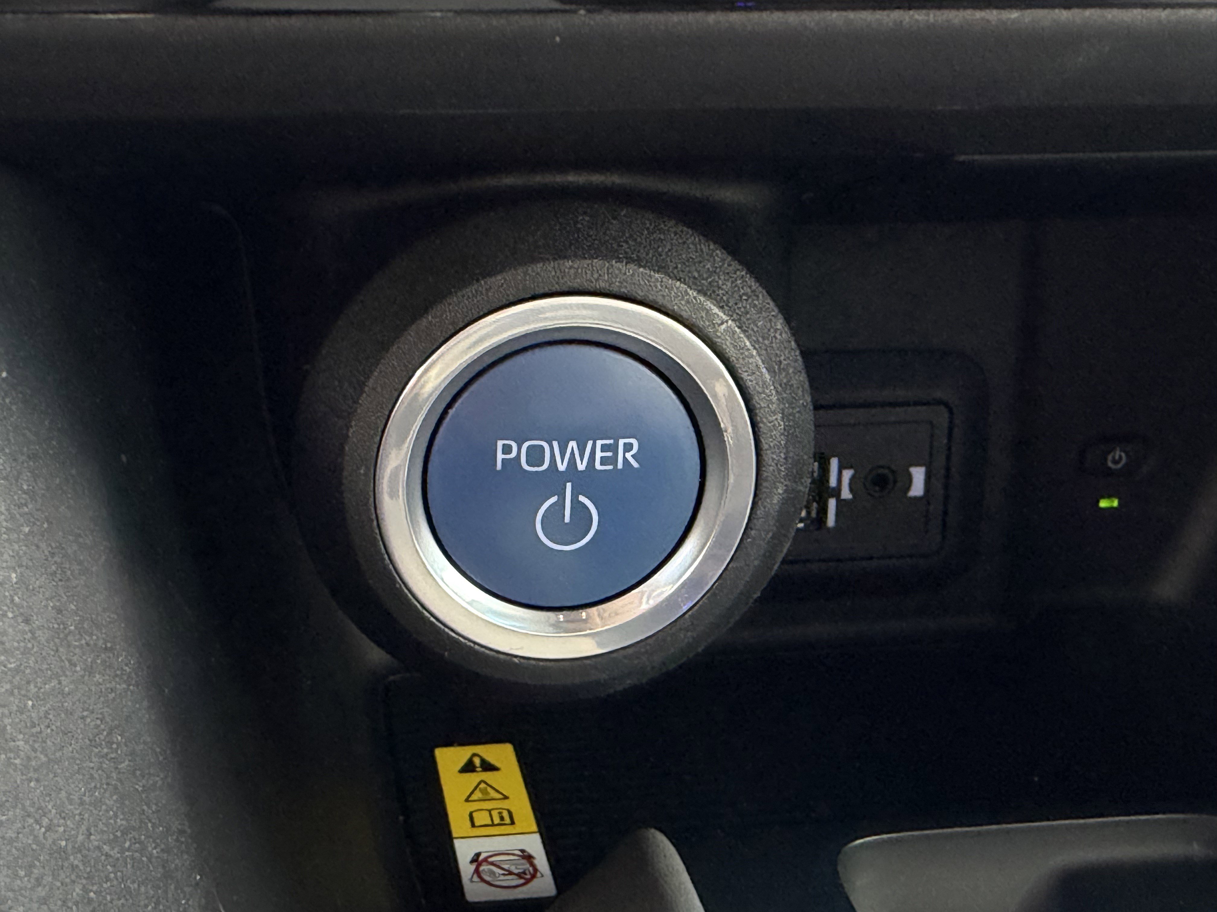 Used 2021 Toyota Venza LE AWD/4WD image 20