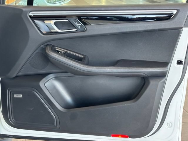 Used 2022 Porsche Macan S AWD/4WD image 38