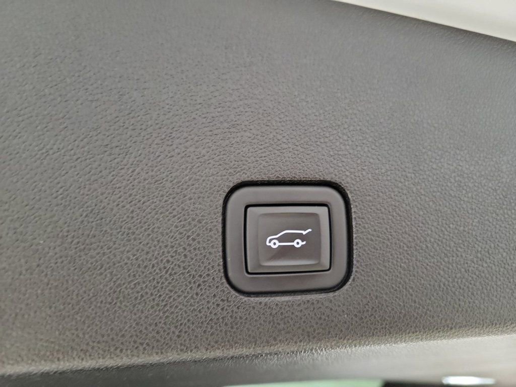 Certified 2024 Cadillac XT6 Sport w/ LPO, Onyx Lite Package image 22