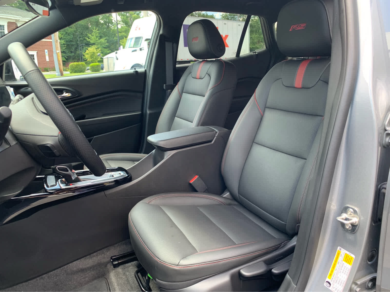 Used 2025 Chevrolet Trax RS w/ Driver Confidence Package FWD image 12