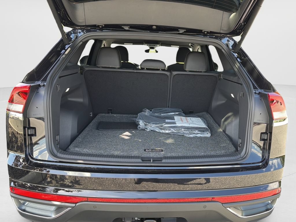 New 2026 Volkswagen Atlas Cross Sport SE FWD image 9