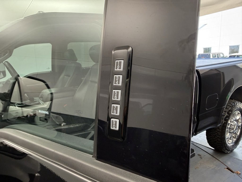 Used 2021 Ford F250 Lariat w/ Lariat Ultimate Package image 18