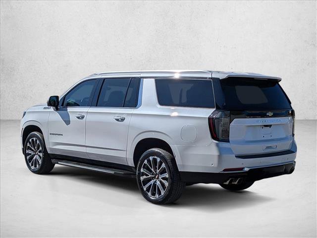 Used 2025 Chevrolet Suburban High Country image 10