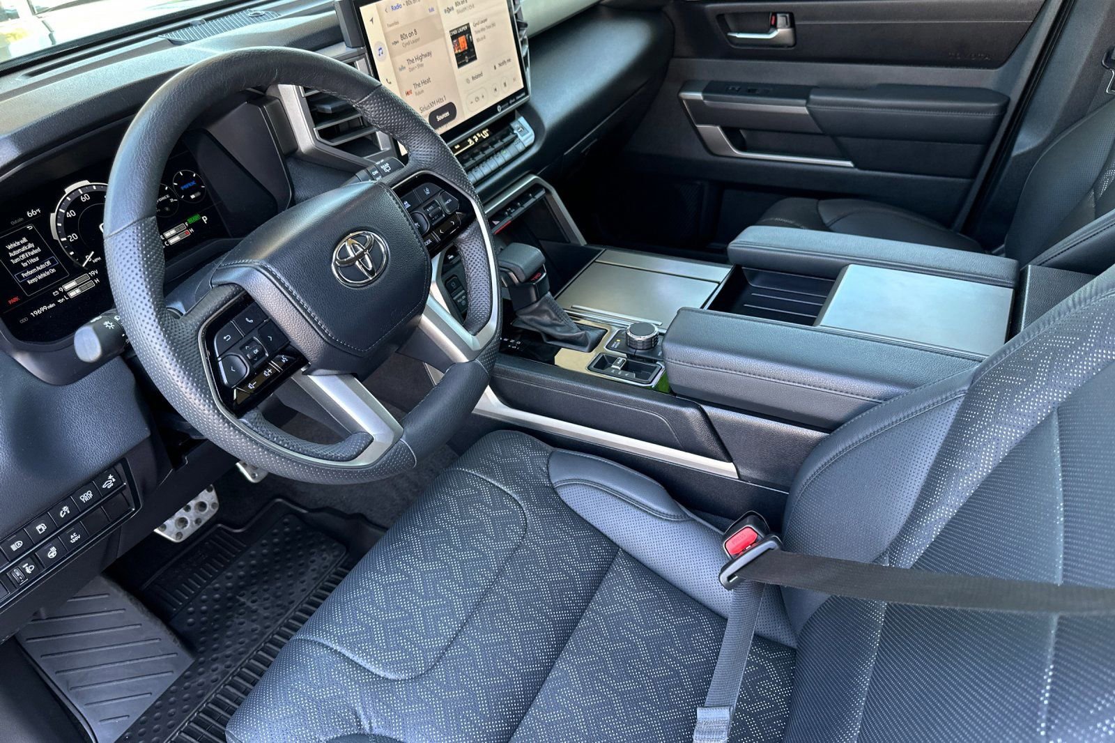 Used 2024 Toyota Sequoia SR5 w/ SR5 Premium Package AWD/4WD image 10