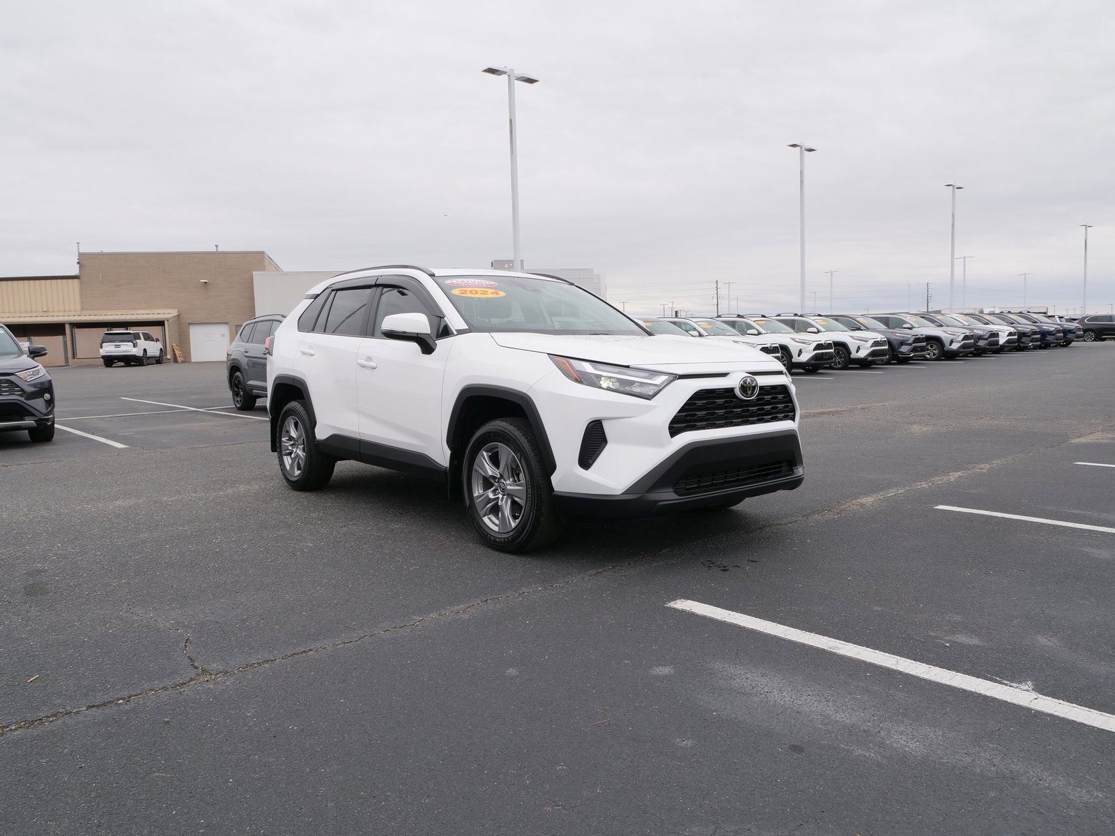 Used 2024 Toyota RAV4 XLE w/ Convenience Package image 10