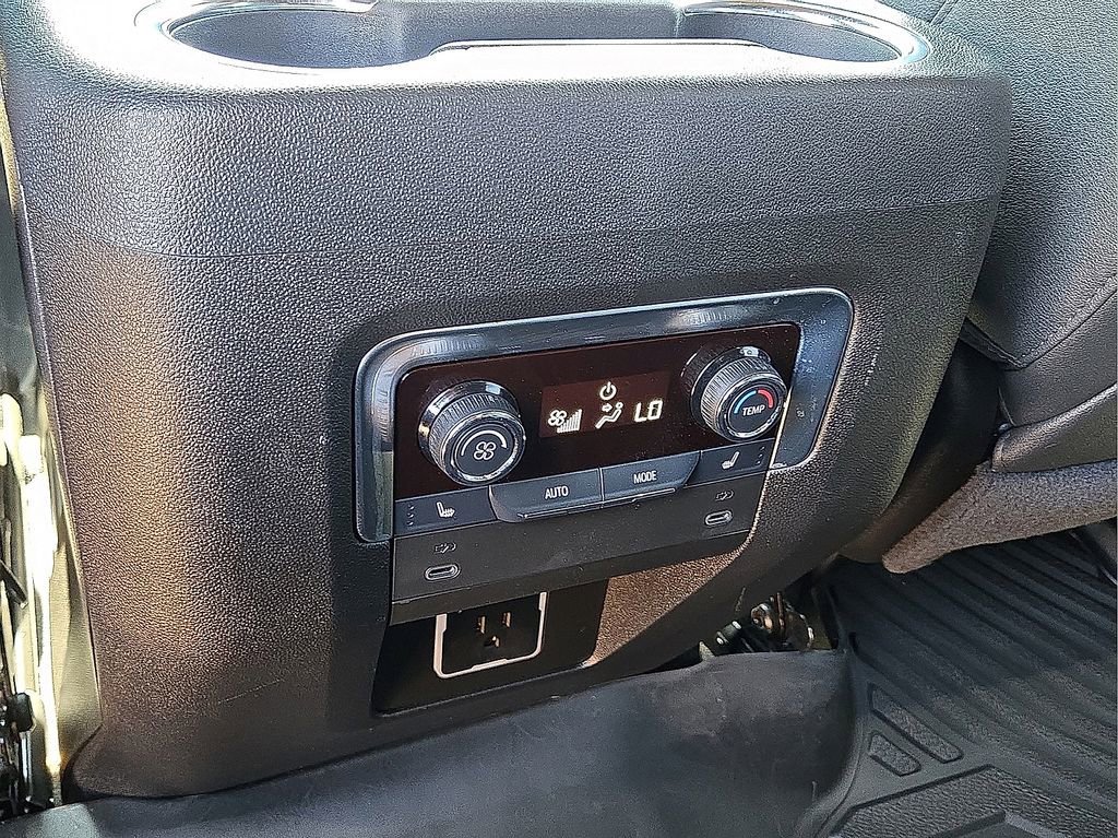 Used 2025 Chevrolet Tahoe Z71 w/ Comfort Package AWD/4WD image 18