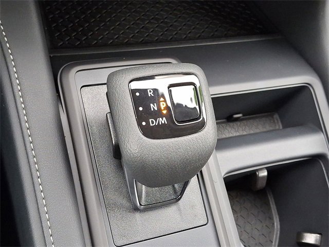 Used 2025 Nissan Pathfinder S image 12