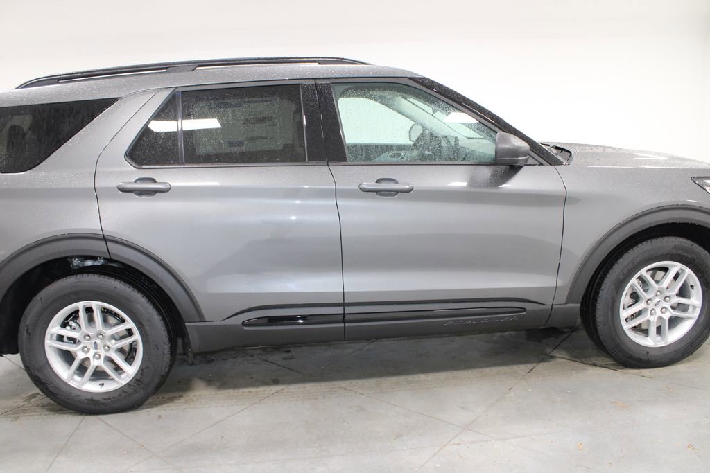 New 2026 Ford Explorer Active RWD image 10