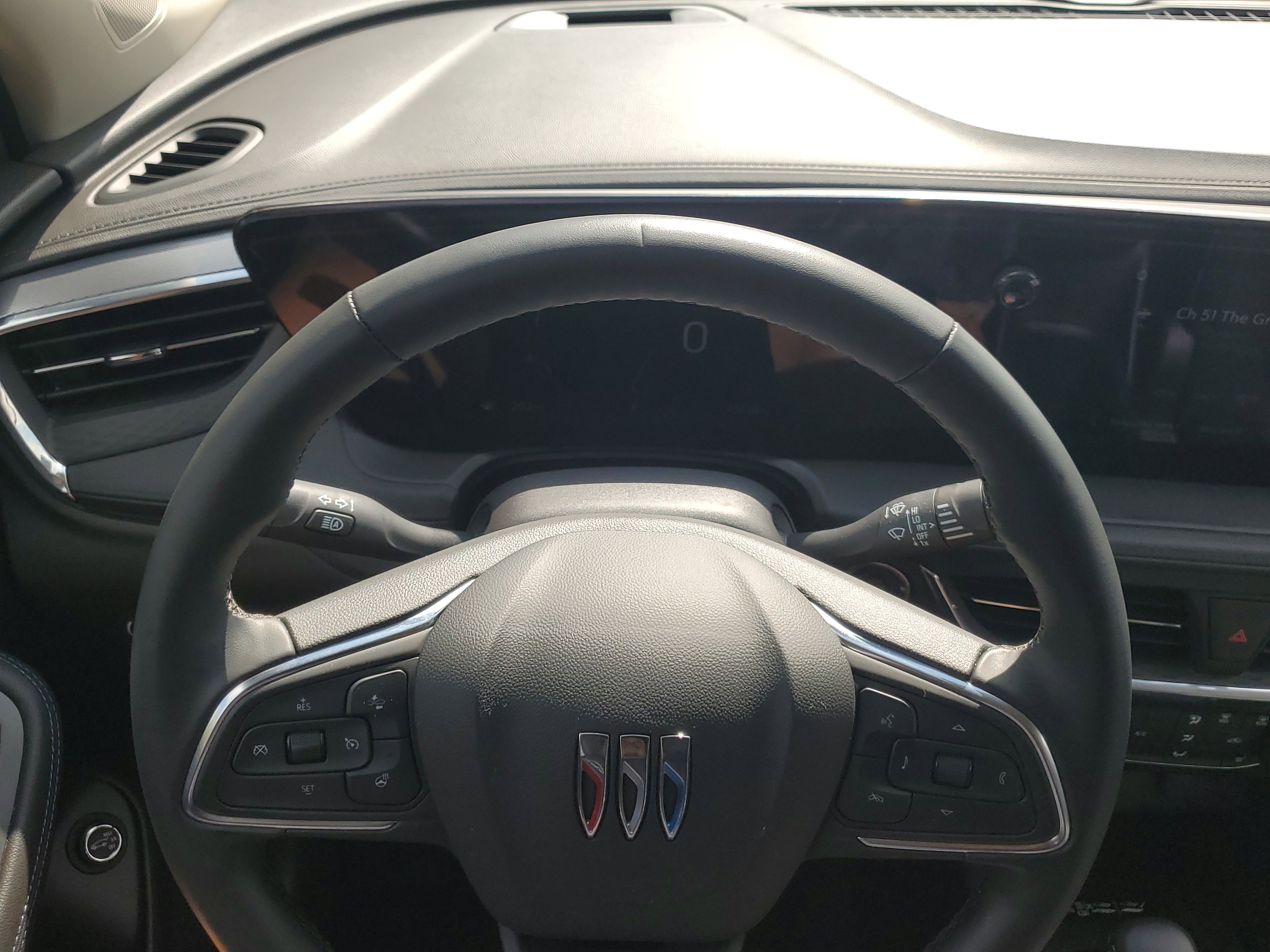 Used 2025 Buick Encore GX Sport Touring w/ Advanced Technology Package image 21