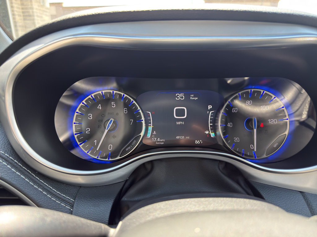 Used 2025 Chrysler Pacifica Limited FWD image 22