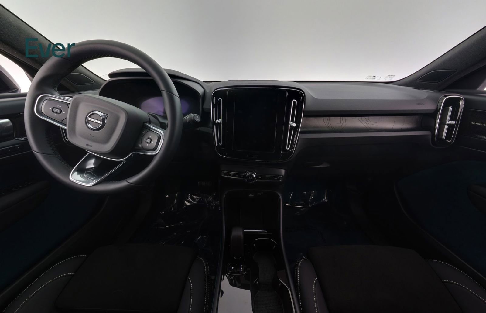 Used 2023 Volvo XC40 Recharge Ultimate w/ Protection Package Premier image 25